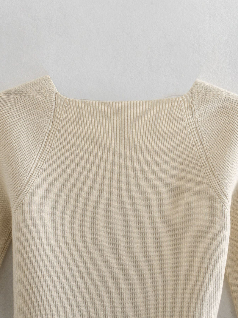 Dopasowany sweter damski z dekoltem typu serce-Bossino