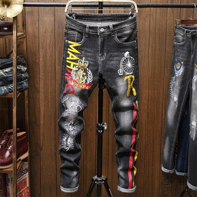Męskie jeansy z kolorowymi napisami-Bossino