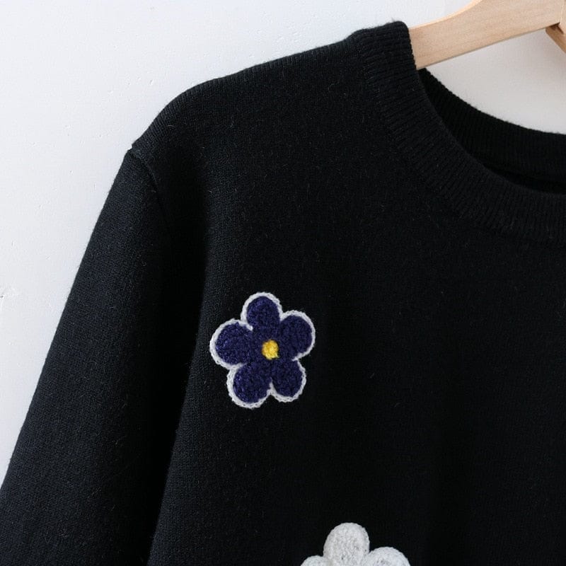 Sweter z kwiatowymi naszyciami-Bossino